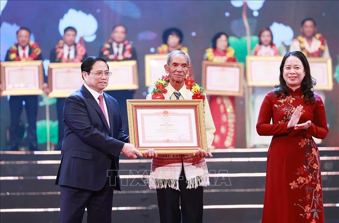 Thủ tướng Phạm Minh Chính: Mỗi điển hình tiên tiến lan tỏa tinh thần, đạo đức, ý thức trách nhiệm và sự cống hiến