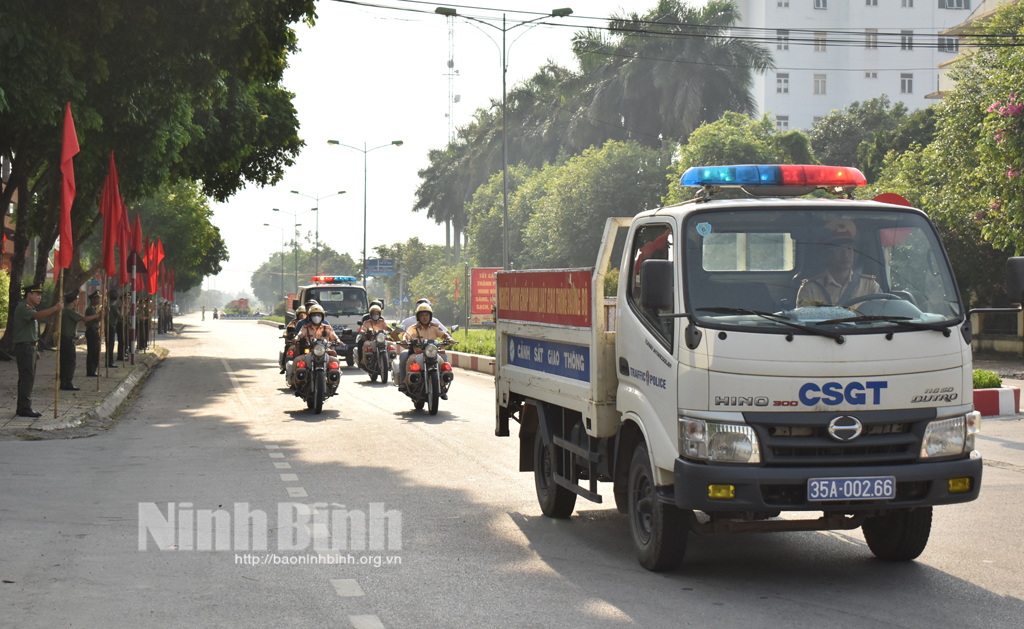 Công an tỉnh tổ chức ra quân đợt cao điểm tuần tra kiểm soát phòng ngừa đấu tranh xử lý các hành vi vi phạm pháp luật trên tuyến giao thông đường bộ