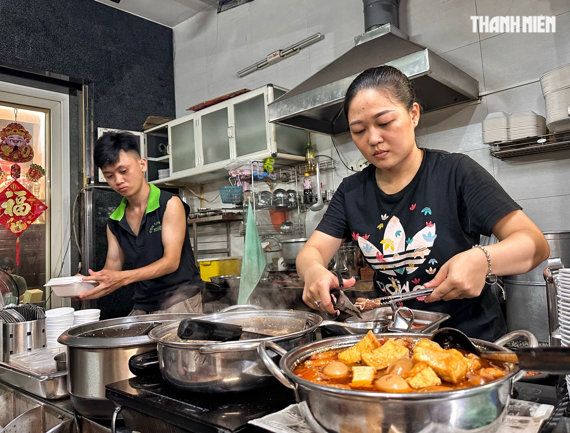 Quán cơm tấm TP.HCM 35 năm mẹ truyền cho con gái: Sao không còn bán giờ ‘lạ'? - Ảnh 14.