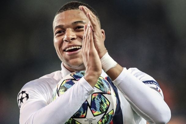 PSG gạch tên Mbappe