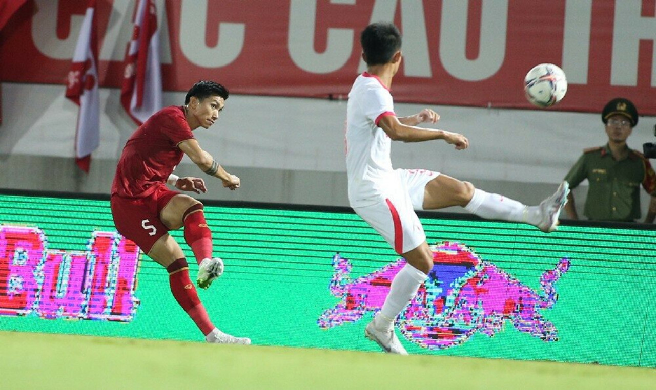 việt nam vs hong kong: ngày ra mắt thành công của hlv troussier