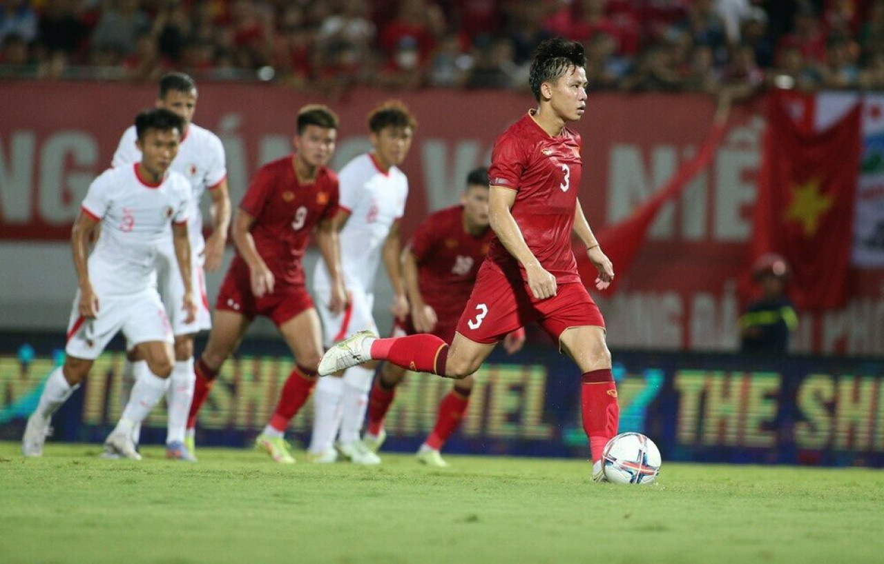 việt nam vs hong kong: ngày ra mắt thành công của hlv troussier