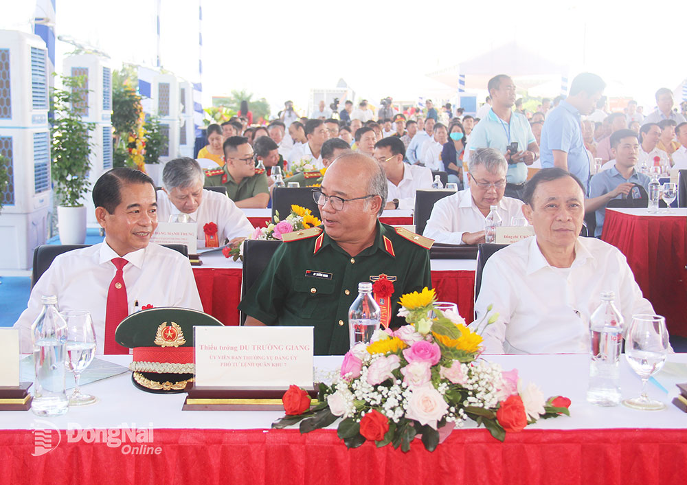 Chủ tịch HĐND tỉnh Thái Bảo tham dự lễ khởi công dự án Đường cao tốc Biên Hòa - Vũng Tàu tại điểm cầu Bà Rịa - Vũng Tàu. (Ảnh: Hải Quân)