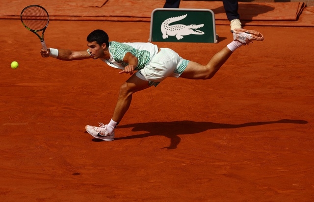 Hạ đối thủ số 1 thế giới, Djokovic cách kỷ lục thế giới 1 trận thắng  ảnh 2