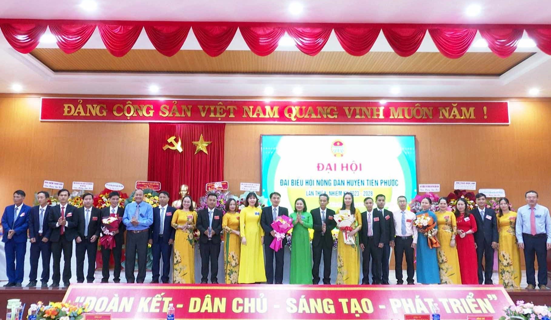 Ban chấp hành khóa mới ra mắt Đại hội: Ảnh:N.HƯNG