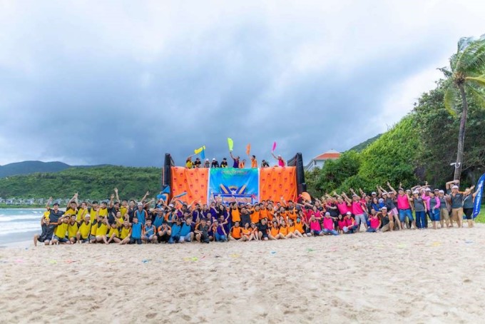 Nhiều công ty, doanh nghiệp tổ chức du lịch kết hợp team building biển. Ảnh: Vietravel