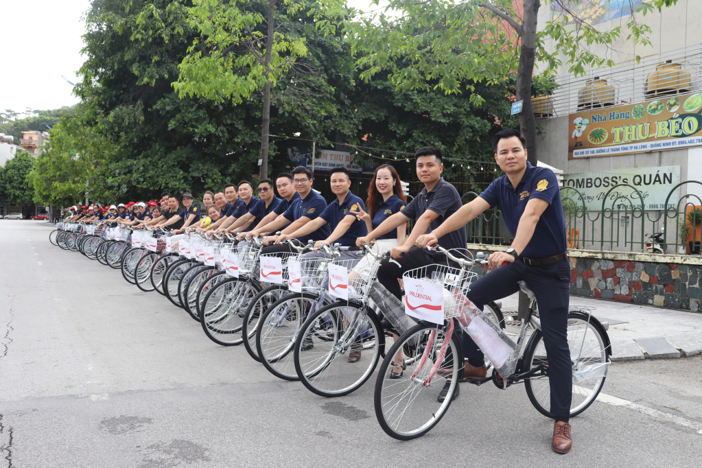 Hoạt động đạp xe hưởng ứng chương trình “Cùng em đến trường” năm 2023 quanh khu vực TP Hạ Long của 