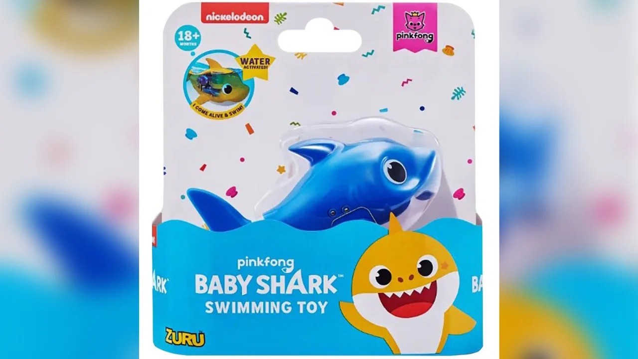 Đồ chơi bơi Robo Alive Junior Mini Baby Shark nằm trong số các sản phẩm bị thu hồi.