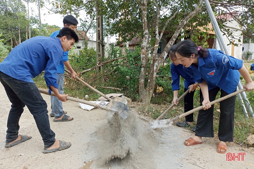 Tuổi trẻ tổ chức nhiều hoạt động thiết thực, ý nghĩa tại bản Rào Tre