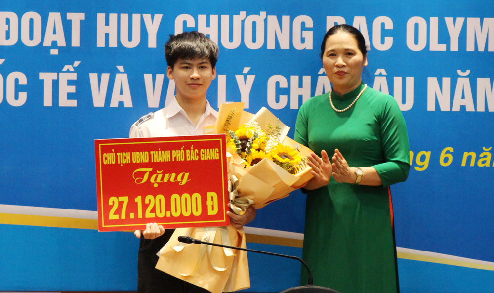 Bắc Giang, giáo dục, tuyên dương, học sinh giỏi, Olympic, Trường Chuyên