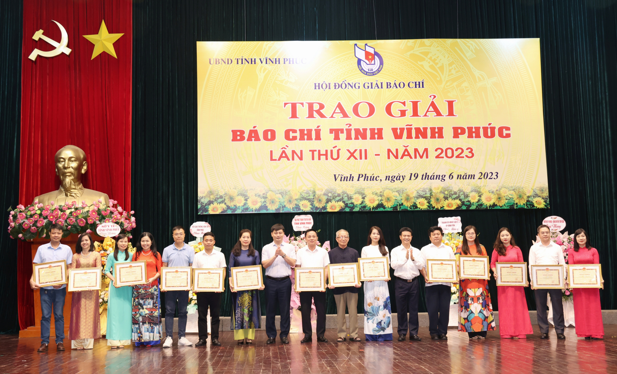 giai bao chi tinh vinh phuc lan thu xii khen thuong 35 tac pham xuat sac hinh 2