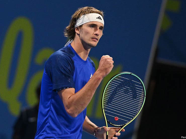 Zverev vào bán kết một giải trên sân cỏ sau 6 năm.