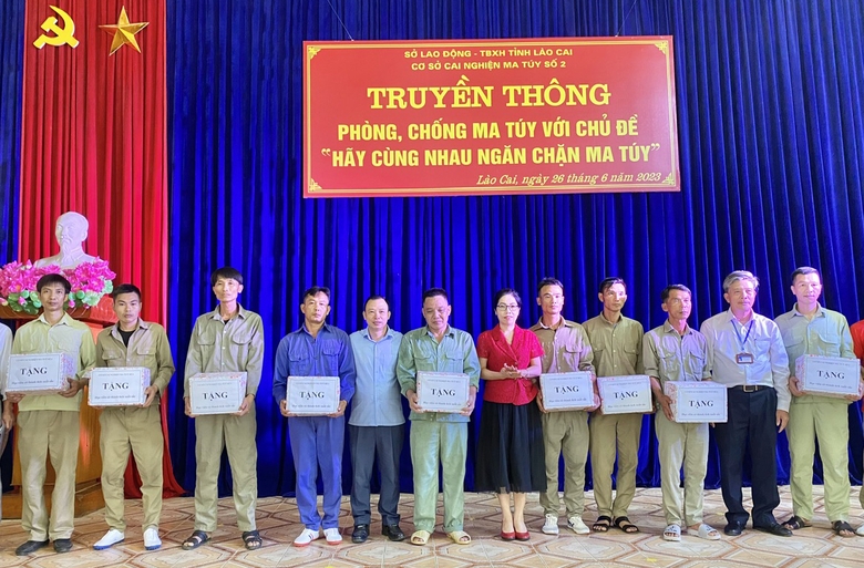 khen thuong hoc vien 26.6.jpg