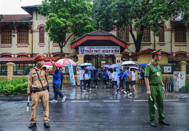 Đảm bảo an toàn cho sĩ tử Đắk Lắk 'vượt vũ môn' - Ảnh 5.