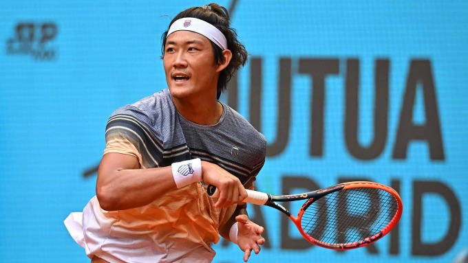 Zhang Zhizhen là tay vợt Trung Quốc đầu tiên vào tứ kết ATP Masters 1000, ở Madrid Masters tháng trước. Ảnh: ATP