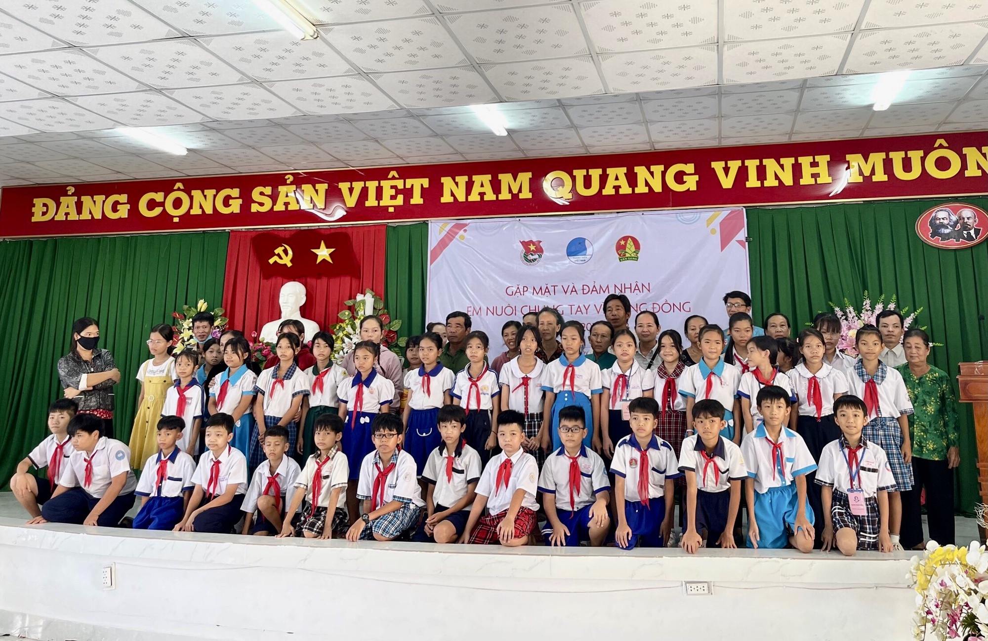 Cần Thơ: 39 học sinh được nhận làm ‘em nuôi’ - Ảnh 1.