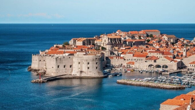 Dubrovnik nhìn từ biển. Ảnh: Fjaka