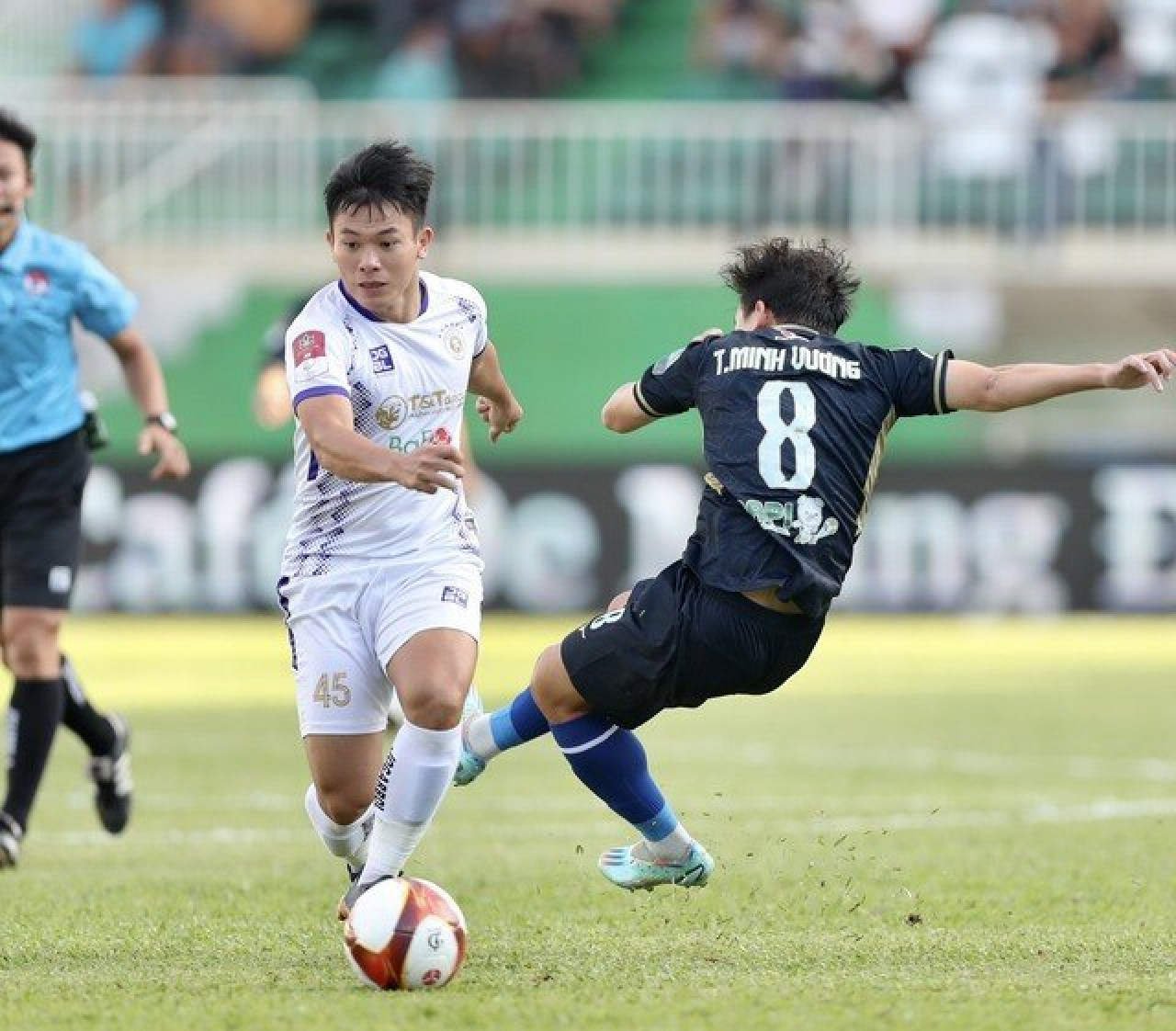 clb hà nội tự bắn vào chân trong cuộc đua vô địch v-league