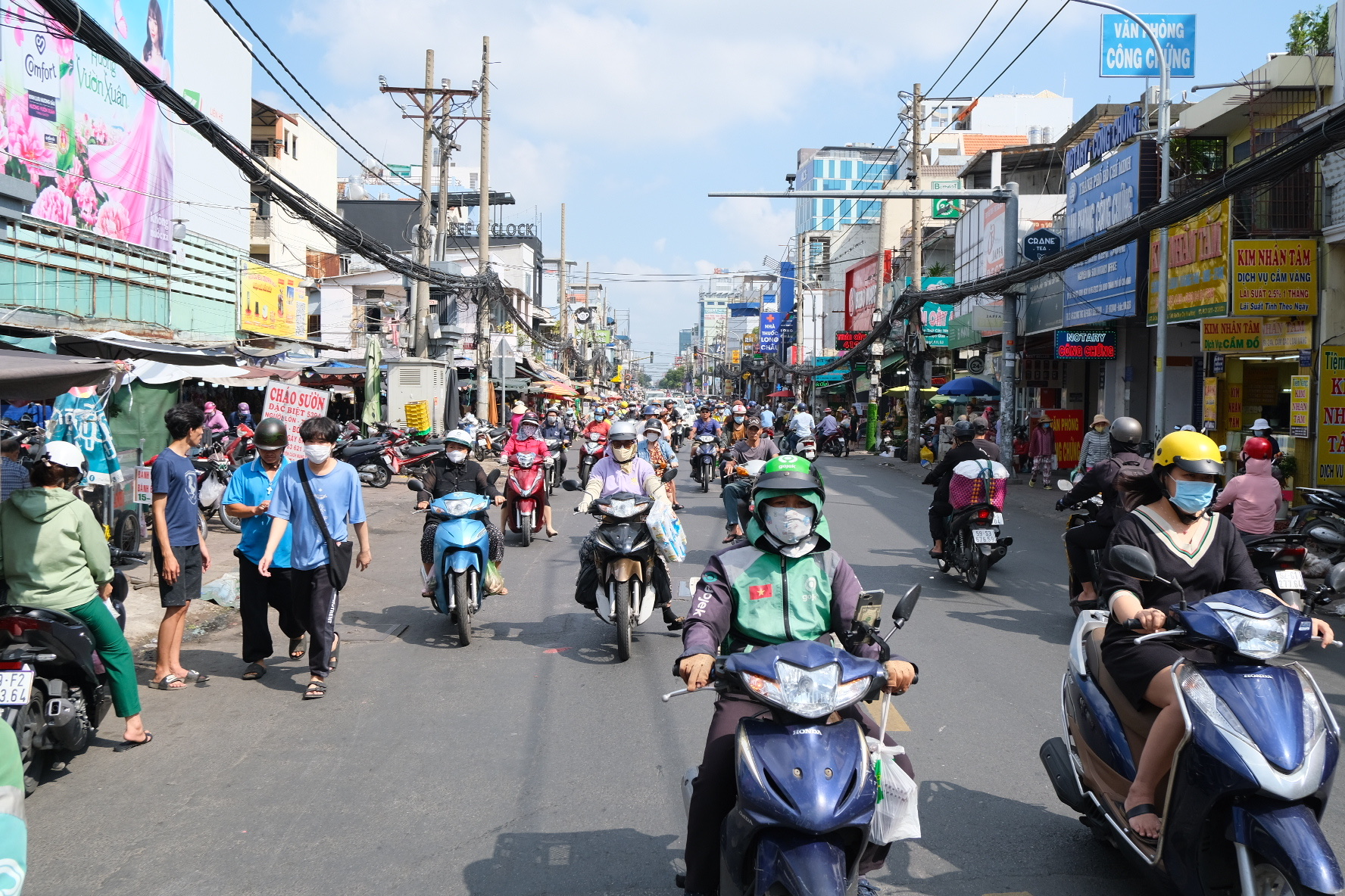 Chính thức 'dẹp đường' để chuẩn bị khởi công tuyến metro số 2 TP.HCM - Ảnh 1.