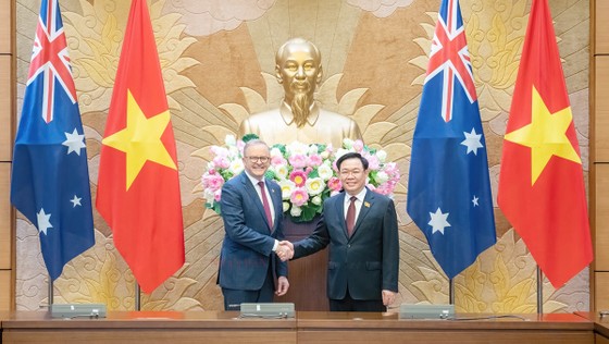 Chủ tịch Quốc hội Vương Đình Huệ và Thủ tướng Australia Anthony Albanese tại Nhà Quốc hội Việt Nam. Ảnh: VIẾT CHUNG 