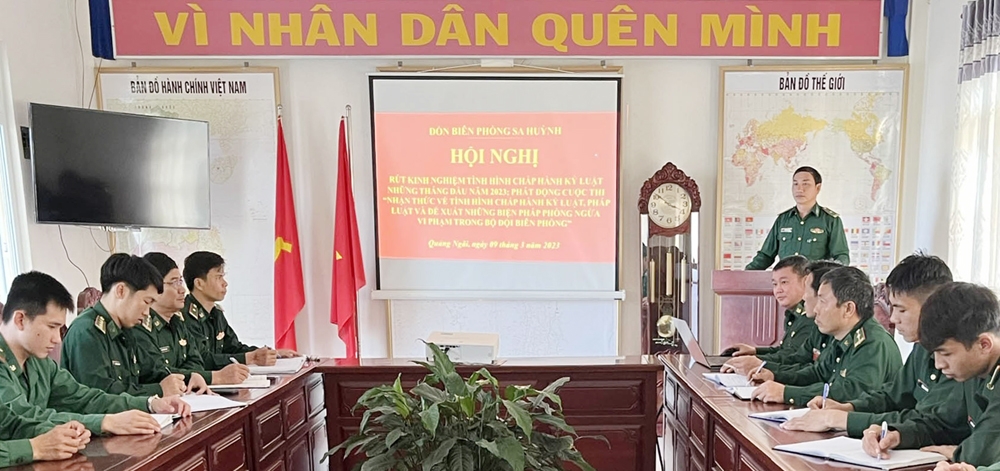 Đồn Biên phòng Sa Huỳnh thực hiện hiệu quả việc giáo dục chính trị gắn với xây dựng đơn vị nền nếp chính quy.