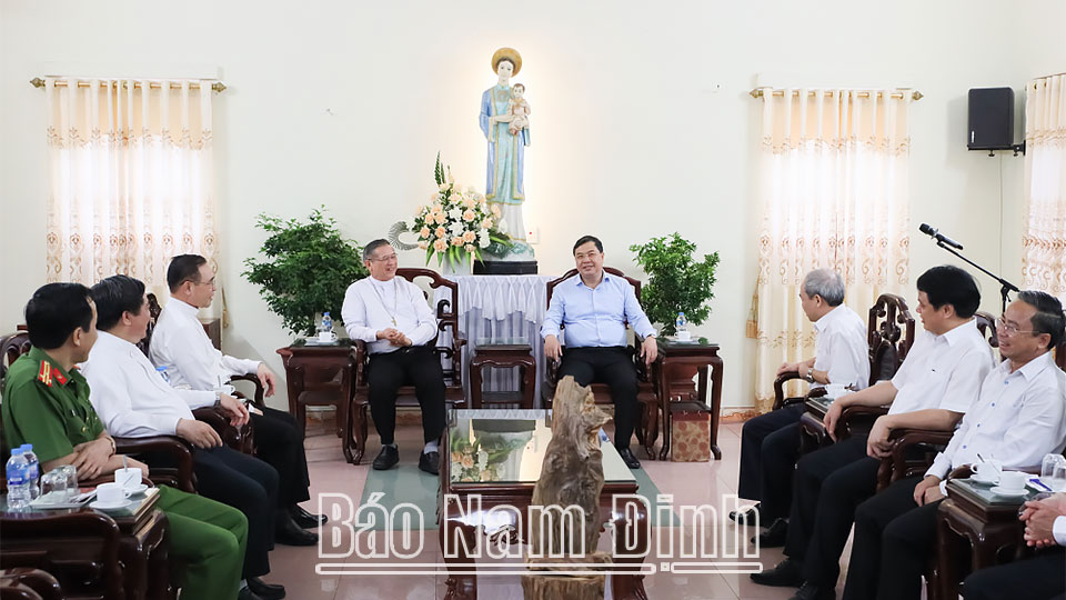 Quang cảnh buổi làm việc. 