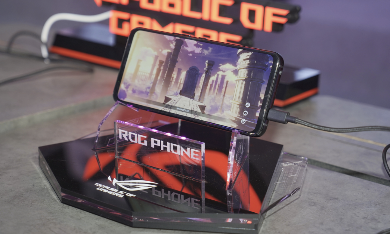 FPT Shop mở bán sớm mẫu smartphone Asus ROG Phone 7 dành cho game thủ - Ảnh 1.