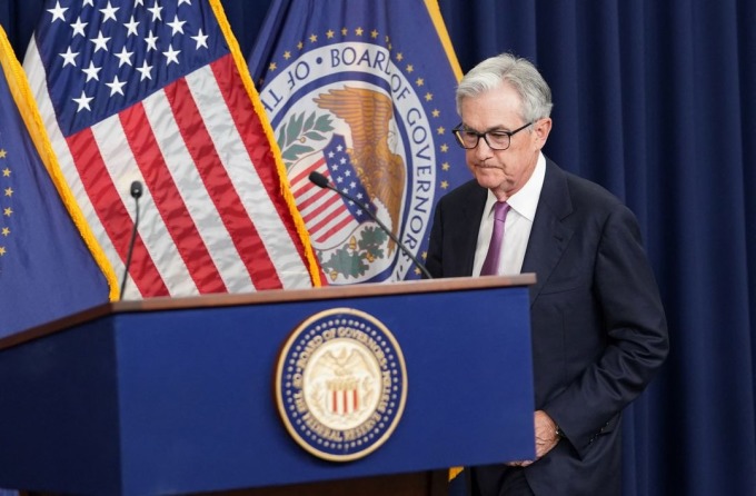 Chủ tịch Fed Jerome Powell trong buổi họp báo hôm 14/6. Ảnh: Reuters