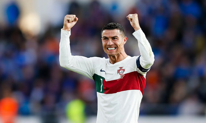 Ronaldo mừng bàn trong trận Bồ Đào Nha thắng Iceland 1-0 ở vòng loại Euro 2024 trên sân Laugardalsvöllur, thành phố Reykjavik, ngày 20/6/2023. Ảnh: Reuters