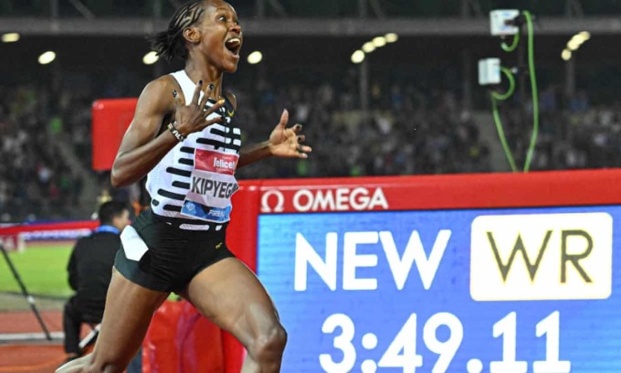 Kipyegon lập kỷ lục thế cự ly 1.500m tại Florence Diamond League, Italy ngày 2/6. Ảnh: AFP