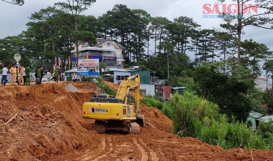 Lâm Đồng chỉ đạo khẩn kiểm tra an toàn các công trình sau vụ tai nạn 2 người tử vong ảnh 1