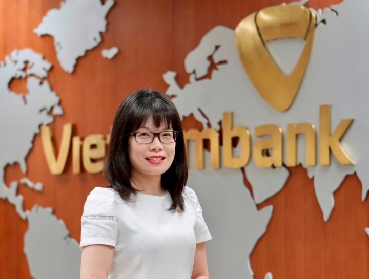 Điều chỉnh một số phí dịch vụ: Lãnh đạo Vietcombank nói gì? - 1