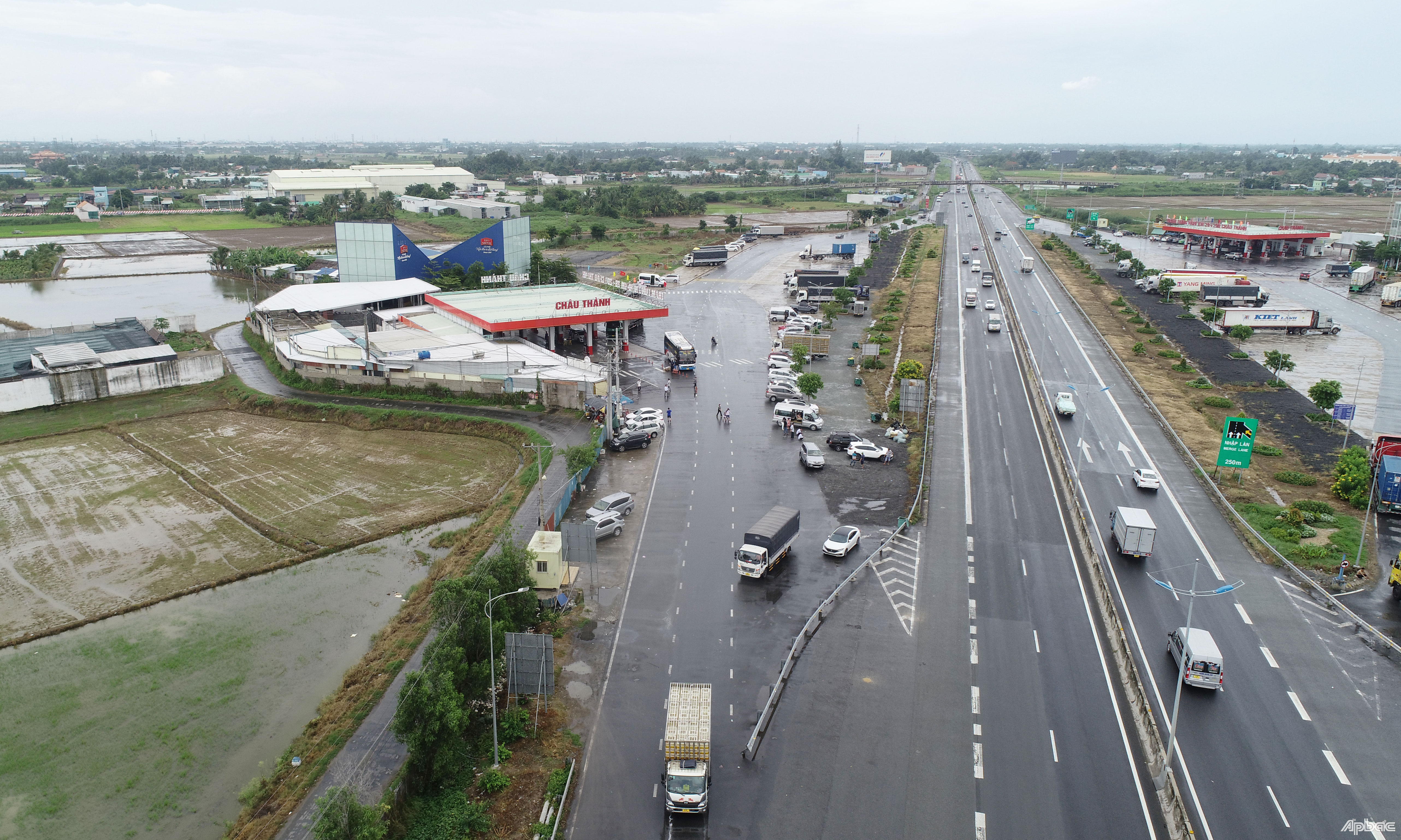 Tỉnh Tiền Giang cũng kiến nghị bổ sung mở rộng thêm trạm dừng chân trên tuyến cao tốc này để nhằm đáp ứng nhu cầu thực tế.