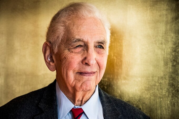 Ông Daniel Ellsberg tại một lễ trao giải ở Stockholm, Thụy Điển năm 2019. Ảnh: AFP