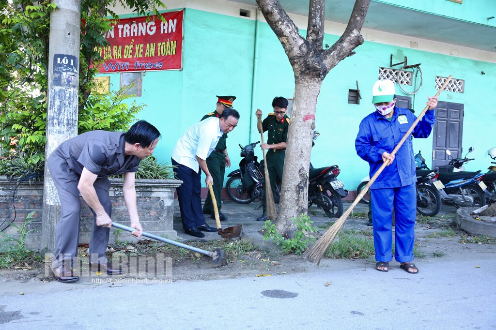 Ra quân hưởng ứng Ngày Môi trường thế giới tại Yên Mô