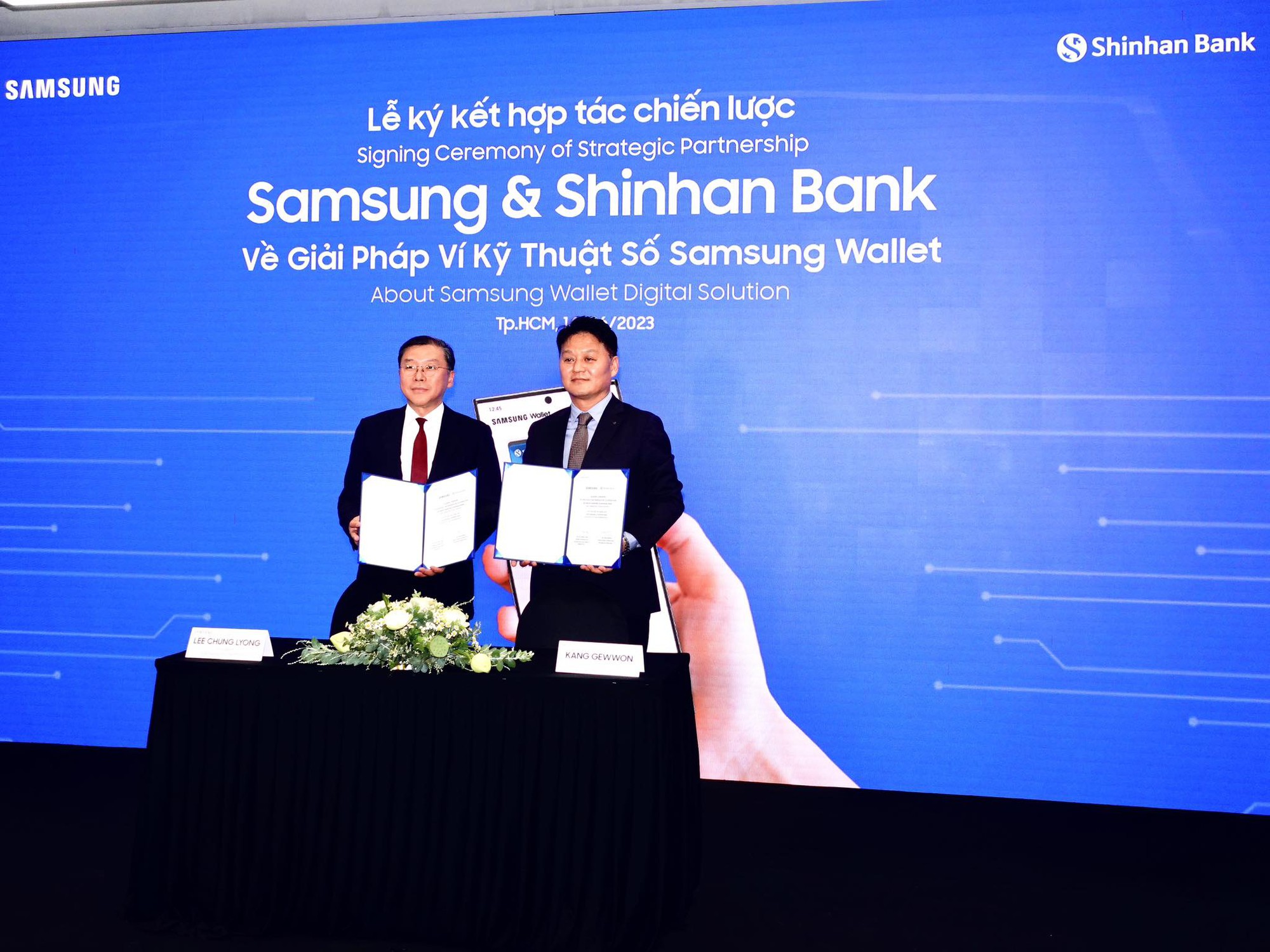 Samsung signs Memorandum of Understanding on cooperation with Shinhan ...