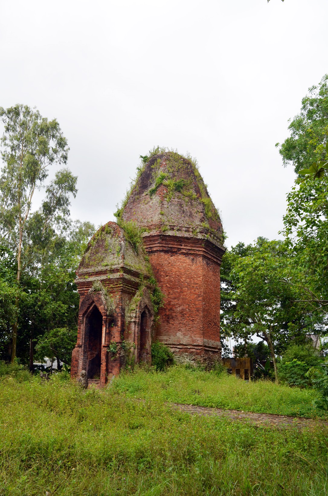 Tháp Bằng An. Ảnh: V.V.T