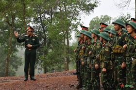 Kiểm tra kết quả thực hiện nhiệm vụ quân sự - quốc phòng địa phương 6 tháng đầu năm 2023