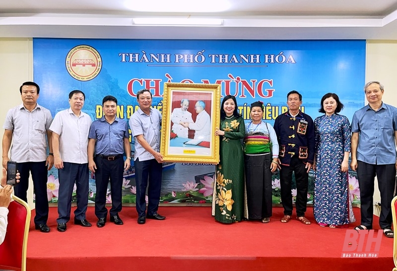 Thành ủy TP Thanh Hóa gặp mặt Đoàn đại biểu người có uy tín tiêu biểu trong đồng bào DTTS tỉnh Thanh Hóa