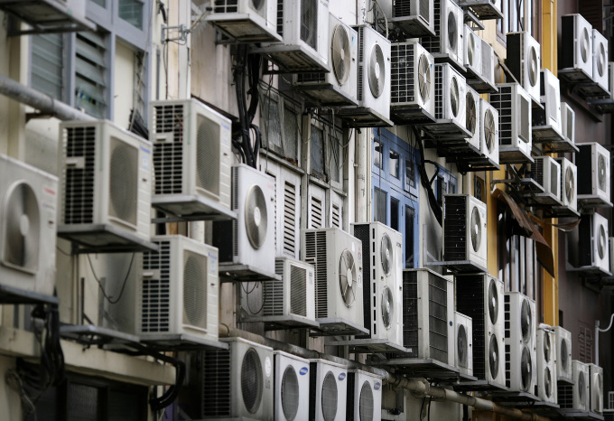 Điều hòa không khí tại một tòa nhà ở Singapore hồi tháng 12/2009. Ảnh: Reuters