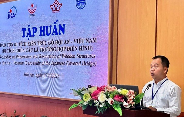 Ông Phạm Phú Ngọc - Giám đốc Trung tâm Quản lỷ bảp tồn di sản văn hóa Hội An phát biểu khai mạc tập huấn.