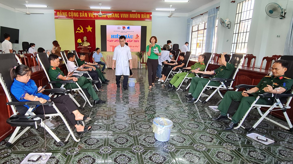 Đoàn viên, thanh niên huyện Cát Tiên cùng tham gia hiến máu tình nguyện