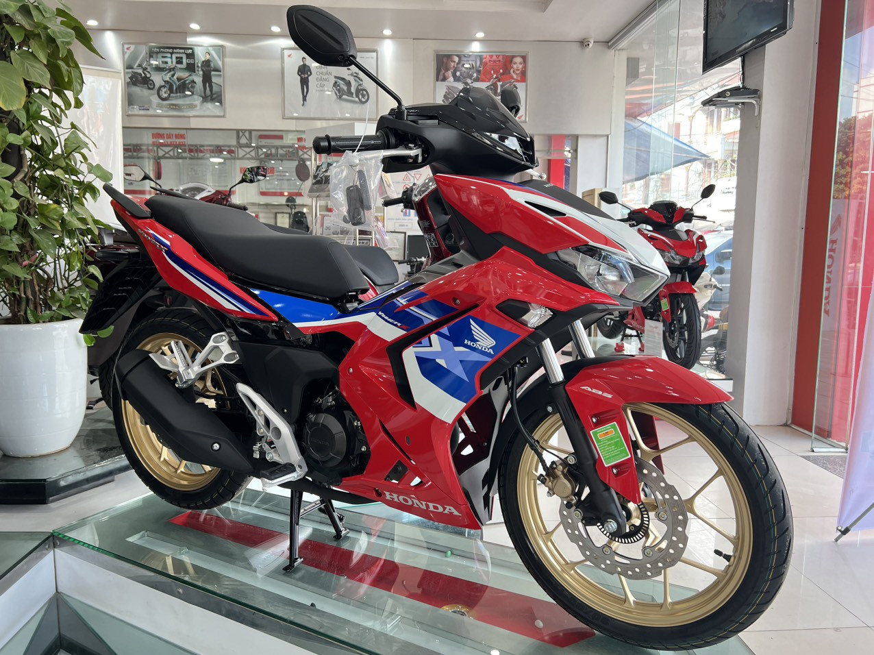 Honda Winner X tiếp tục là mẫu xe giảm giá mạnh nhất.