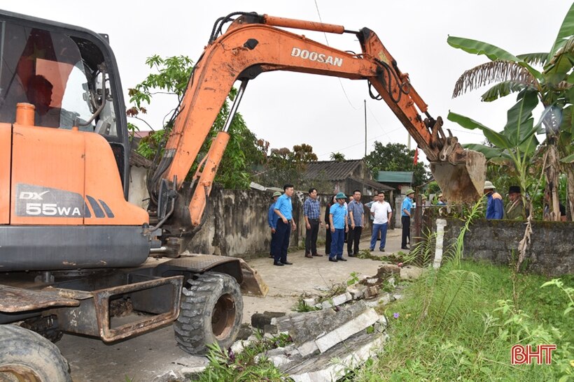 “Yêu nước thì phải thi đua”