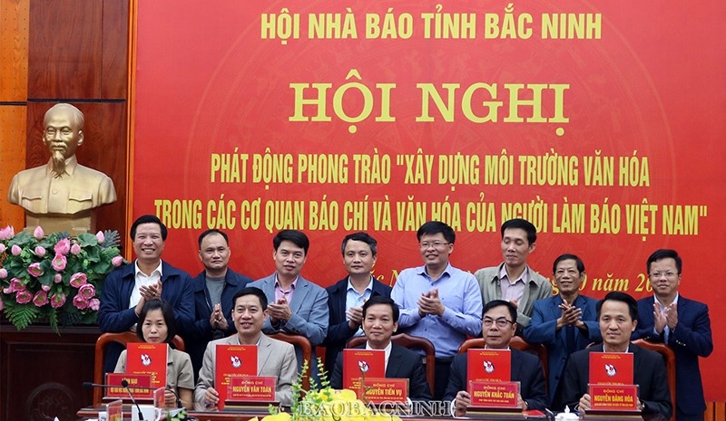 Hội Nhà báo tỉnh Bắc Ninh phát động phong trào "Xây dựng môi trường văn hóa trong các cơ quan báo chí và văn hóa của người làm báo Việt Nam". (Ảnh BÁO BẮC NINH)