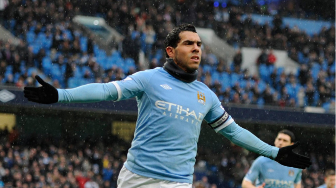 Tevez khi còn chơi cho Man City. Ảnh: AP