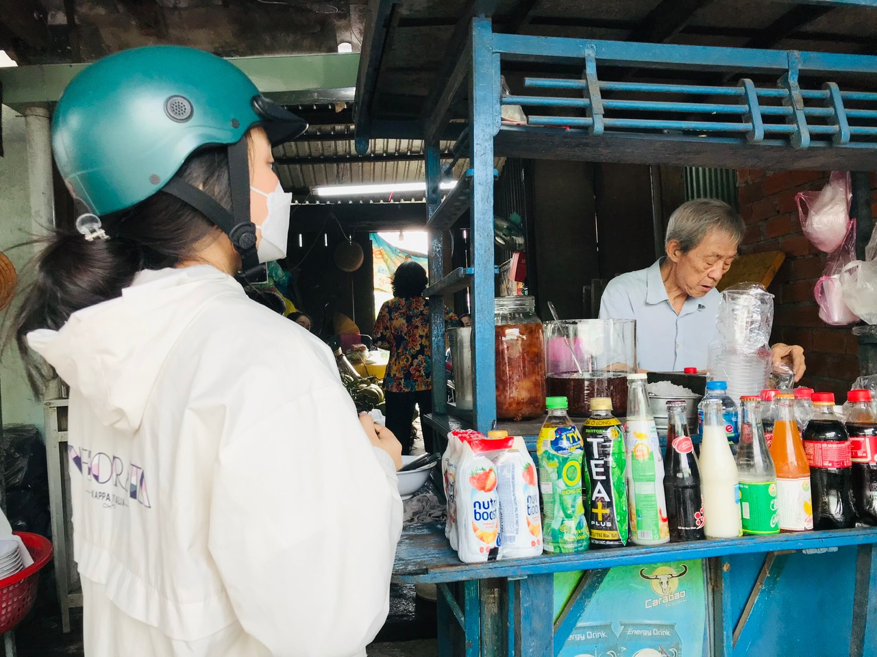 Quán đá bào gần 50 năm gây thương nhớ của ông lão U.80 miền Tây - Ảnh 6.