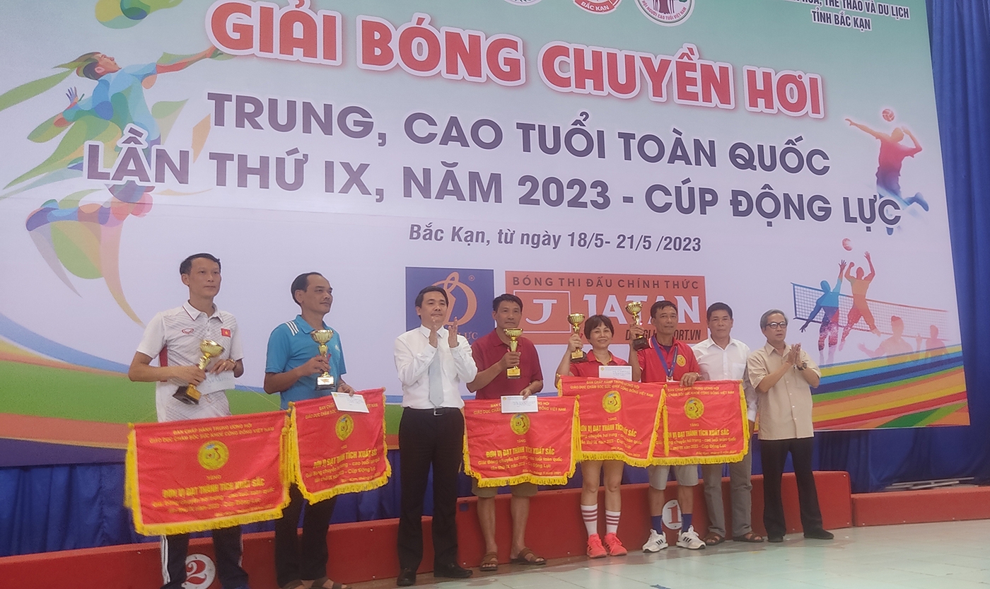 Giải Bóng chuyền hơi trung, cao tuổi toàn quốc lần thứ IX, năm 2023 - Cúp Động lực thành công tốt đẹp ảnh 4