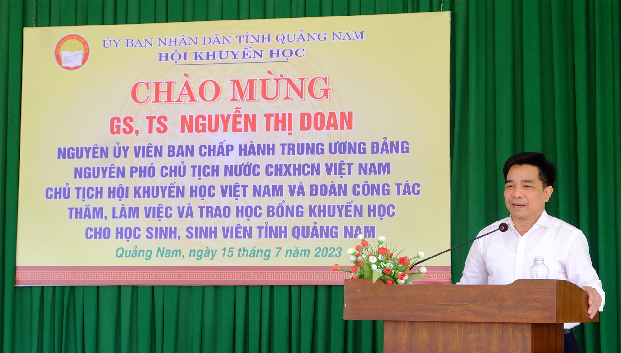 Đồng chí Lê Văn Dũng - Phó Bí thư Thường trực Tỉnh ủy phát biểu tại chương trình. Ảnh: M.L