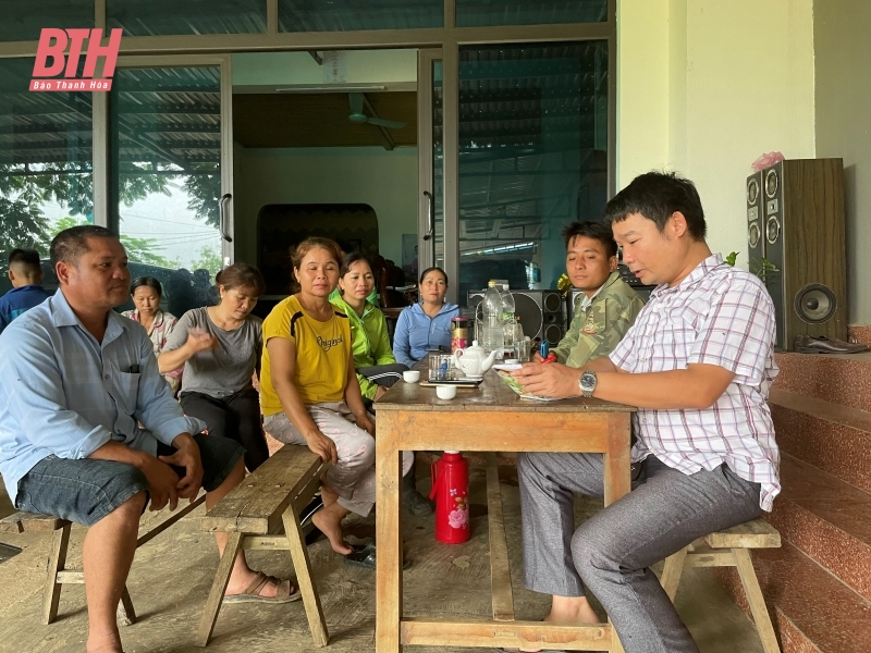 Ruồi như “ong vỡ tổ” làm đảo lộn cuộc sống hàng trăm hộ dân